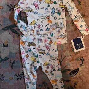 Roller Rabbit Kids Cream White Adventure Print Pajama Set